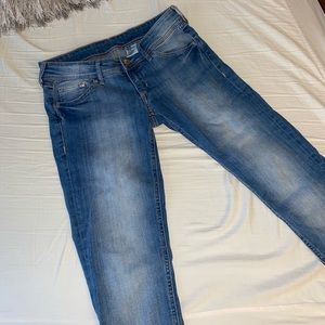 Light wash denim skinny jeans